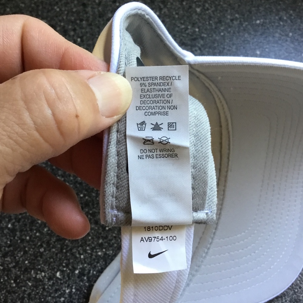 NIKE - Picture 14 of 14